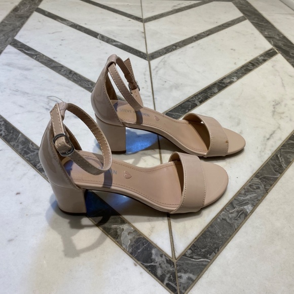 Steve Madden Girls High Heel Sandals. Size 3Y - Picture 2 of 5